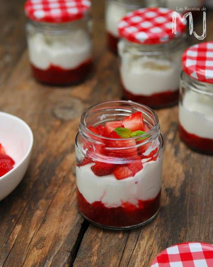 29 Snacks Saludables con Yogurt Griego: ¿Snacks saludables para disfrutar el juego sin culpas? Te presentamos 29 recetas a base de un cremoso yogurt griego y no lo pienses más.