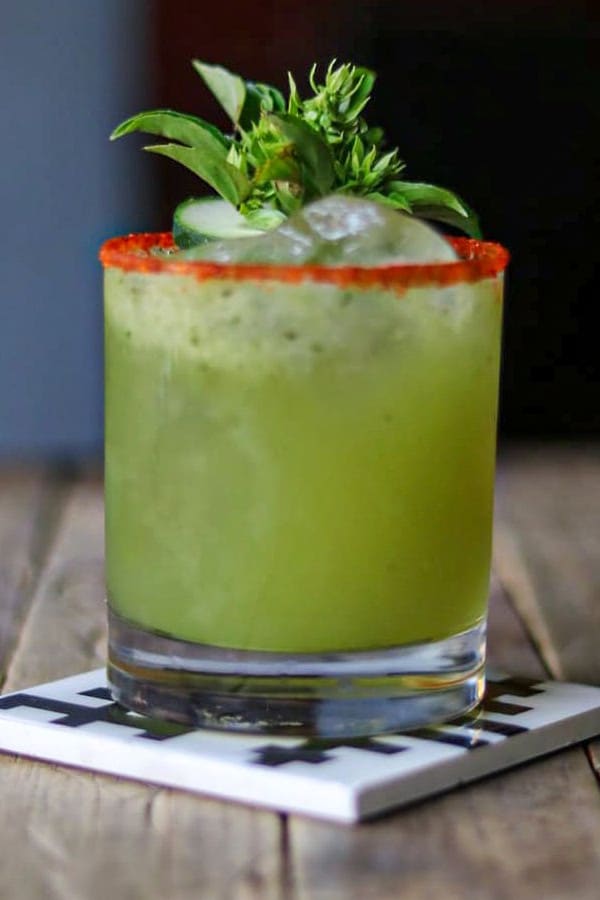 Jugo de Limón,pepino y Albahaca 